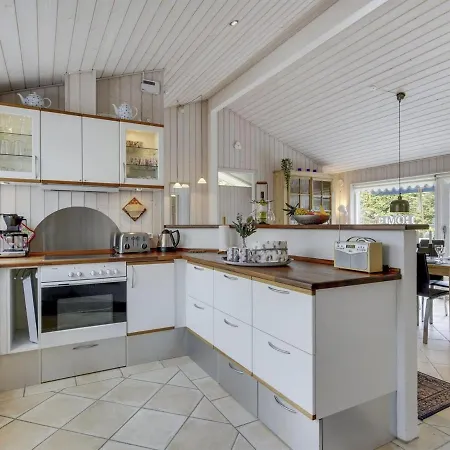 Holiday home Frithlef - 900m From The Sea In Lolland- Falster And Mon By Interhome Boto By